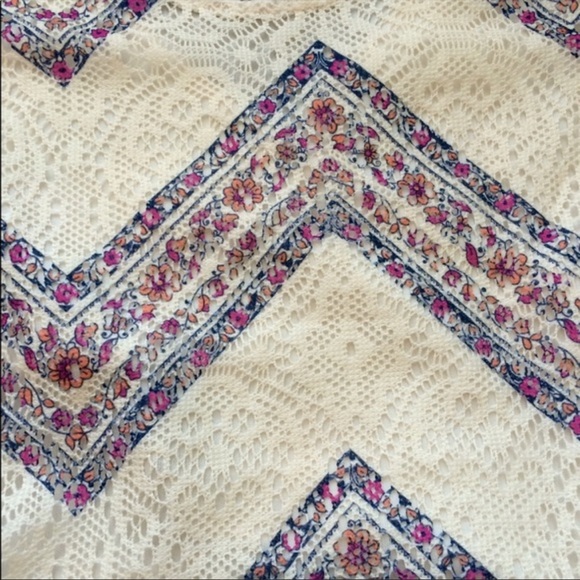 Floral Chevron Lace Open Cross Back Short Sleeve Dress - Picture 5 of 8